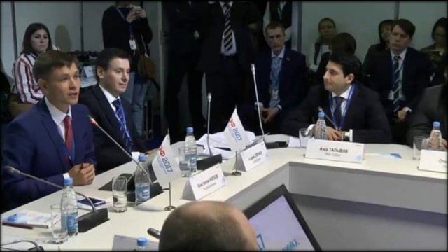 Четырех азербайджанцев объявили молодыми лидерами России смотреть онлайн