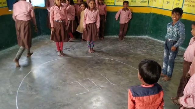 IN / OUT Activity | Easy Games For School Kids | Fun Games смотреть онлайн
