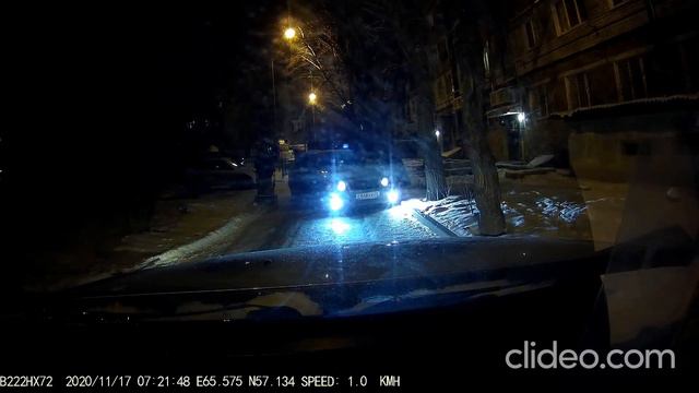 Дама на мерседесе. Парковка "высший пилотаж". Тюмень смотреть онлайн
