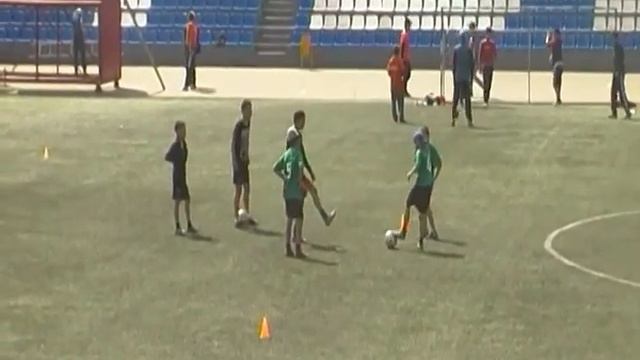 на стадионе "5-летия Советской Тувы" смотреть онлайн
