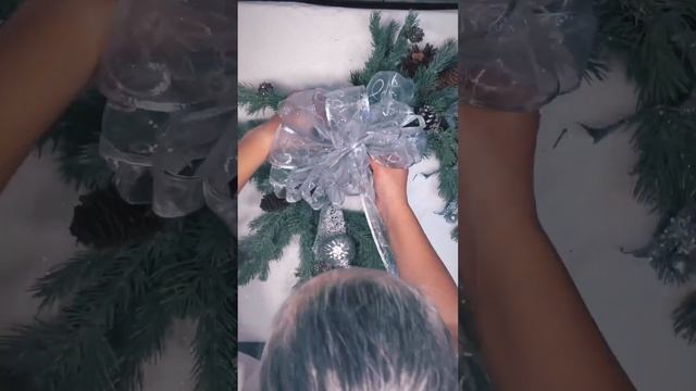 Unconventional Christmas wreath is here ? смотреть онлайн