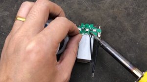 Assemble Bosch 18V lithium battery