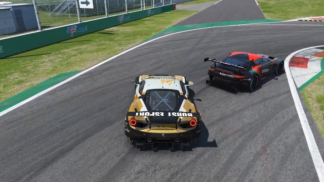 Pileup before even reaching Monza T1 - Survive to win rFactor 2 GT Pro. смотреть онлайн