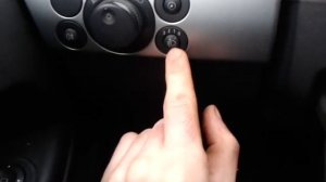 Видео: Как регулировать фары в Opel Astra H?