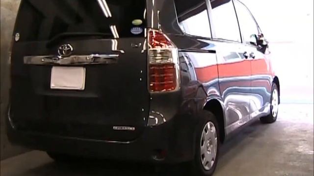 Toyota NOAH (R70G) の板金塗装修理.東京都内のお客様｜荒川区の和光自動車 смотреть онлайн