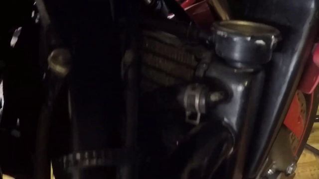 Wymiana płyny chłodniczego Honda CBR F4i Sport смотреть онлайн