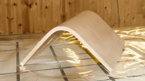 Изготовление в вакуумном мешке гнутоклееной панели с двусторонней облицовкой шпоном.