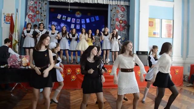 Последний звонок 2014. Песня про русский язык. Гимназия 272. смотреть онлайн