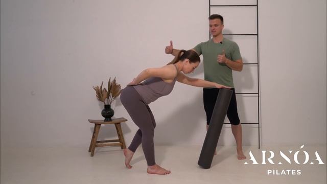 Тренировка Пилатес. Упражнение Standing Balance 2 (Foam Roller) смотреть онлайн