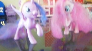 Игрушки пони. Мама купи мне пони. 🙏🙏🙏