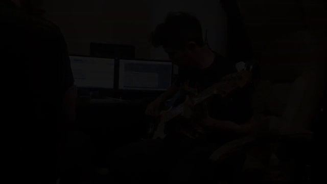 Thunder Volt пишут бас смотреть онлайн