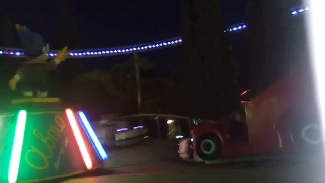 Карусель машинки. Судак. Крым. 27 июня 2016 г. смотреть онлайн