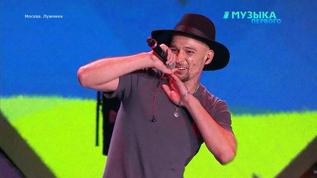 Роман Bestseller XIX Всемирный фестиваль молодёжи и студентов в Лужниках