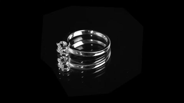 Кольцо из белого золота с бриллиантом 0,22 карат смотреть онлайн