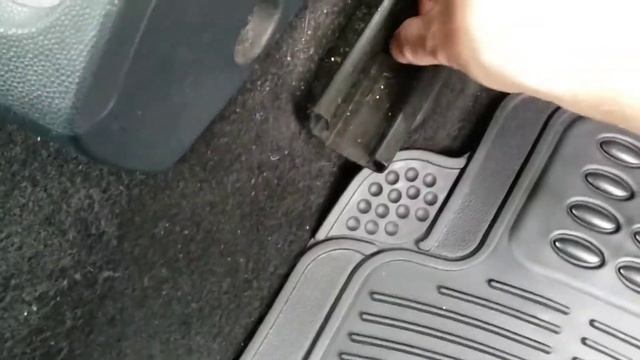 how to remove front seats in a Ford Fiesta Mk 7 смотреть онлайн