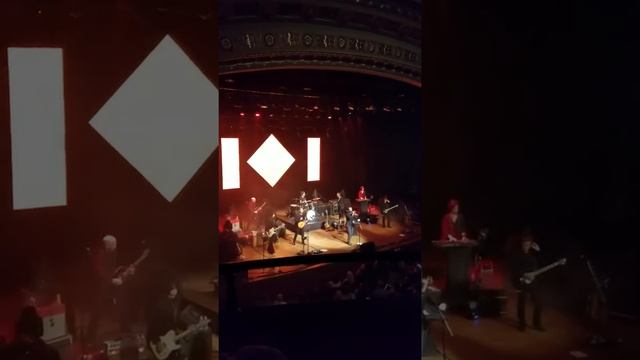"Hotel California" - The Black Jacket Symphony смотреть онлайн