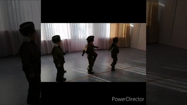 23 февраля в подготовительной группе "Кэнчээри" смотреть онлайн