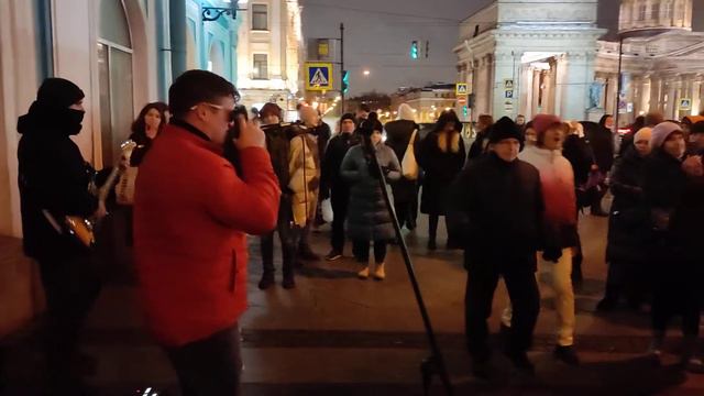 Король и Шут - "Прыгну со скалы", группа "Висконти" выступает на набережной канала Грибоедова... смотреть онлайн