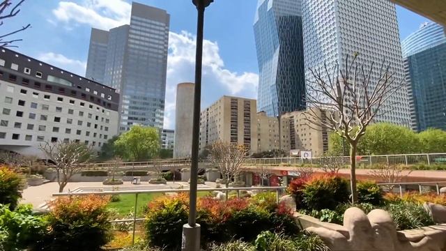 Walk around La Defense near Paris - modern art and architecture (plus a bit of Neuilly sur Seine!) смотреть онлайн