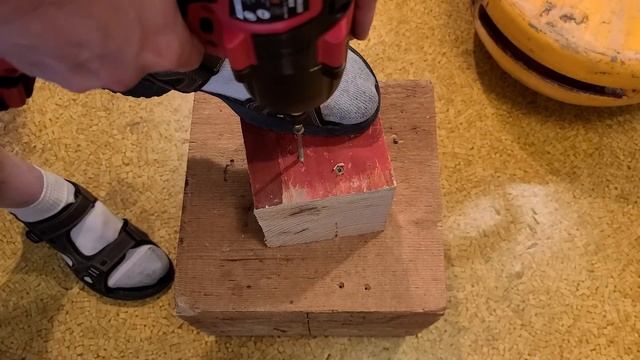 DeWalt 1/2" Drive to 1/4" Hex Impact Adapter Review смотреть онлайн