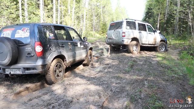 Chevrolet Niva. Спасение UAZ Patriot из грязевой западни. смотреть онлайн