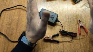 Отличная зарядка для аккумулятора мотоцикла, мопеда, скутера.