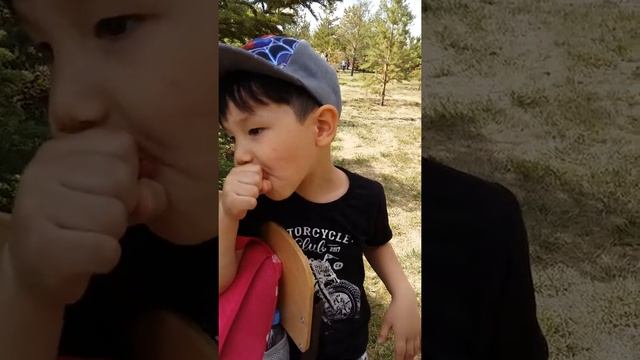 "Люди сосут, а другие, хорошие не сосут "??? Если хотите узнать о чём речь, посмотрите видео ) смотреть онлайн