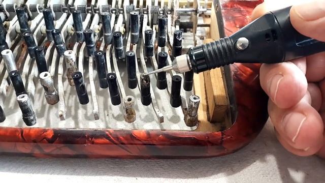 Баян Weltmeister seperato Правы полукорпус, ремонт рычагов и стоек под кнопки ч 2 смотреть онлайн