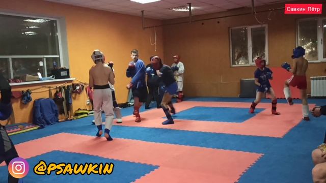 Клуб "Витязь"! Жёсткий спарринг! Блестящая комбинация от МАСТЕРА СПОРТА РОССИИ! смотреть онлайн