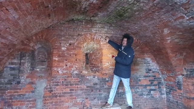 Полигональная кладка и закопанный аквудук Кронштадта. Исследуем осенью 2020, Ч.1 смотреть онлайн