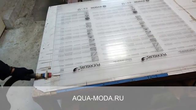 Как очистить от пыли и стружки сотовый акрил Plexiglas alltop перед склейкой с дном распылителем смотреть онлайн