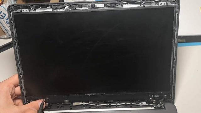 Как заменить матрицу ноутбука. Замена экрана на ноутбуке. смотреть онлайн