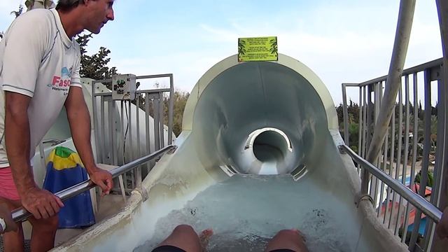 Giant Aqua Water Slide at Fasouri Watermania смотреть онлайн