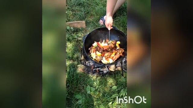 Смачна страва на вогні!!! "РЕБРА З ОВОЧАМИ" смотреть онлайн