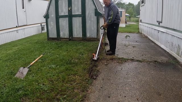 WE SAVED an ELDERLY GRANDMA from a Violation, OVERGROWN Sidewalk Neglected смотреть онлайн