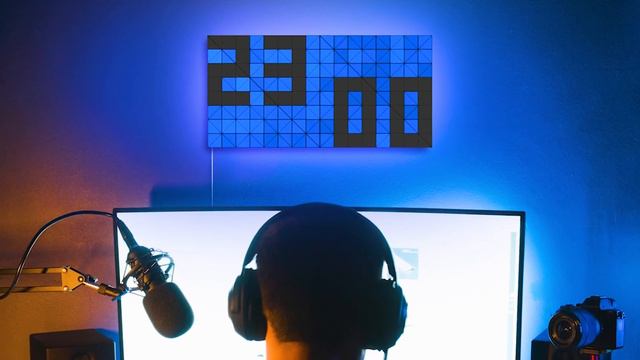 The Only Clock with Timeless Black Digits смотреть онлайн