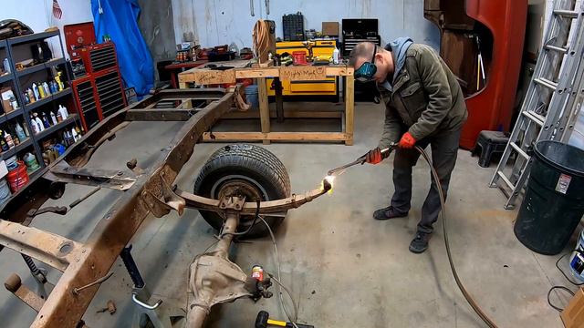 1967 F100 REAR END BE GONE.....COULD IT BE A DANA 44????? WHY YES IT CAN! смотреть онлайн