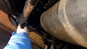 УАЗ Патриот. Шприцевание крестовин карданного вала.