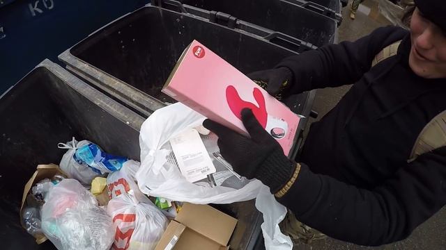 Поиск находок на мусорках в СПБ, интересная игрушка, нагреватель смотреть онлайн