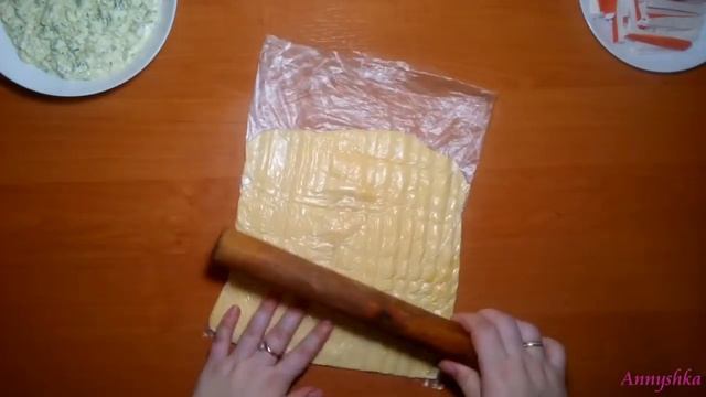 Сырный рулет с крабовыми палочками. Праздничная закуска. Новый Год 2019 смотреть онлайн