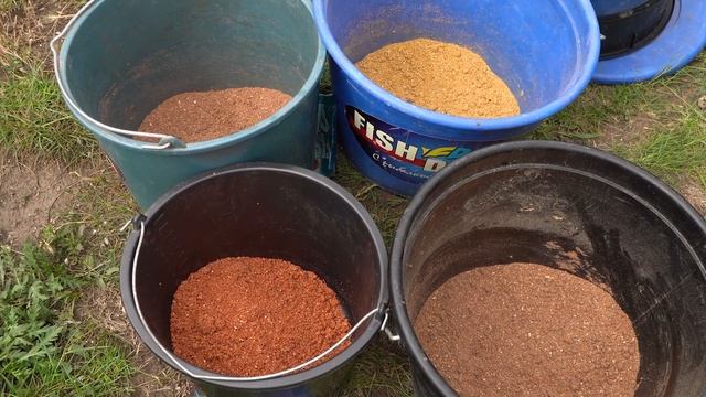 Как замешать прикормку. Прикормка. Прикормка для рыбы. FISH DREAM.