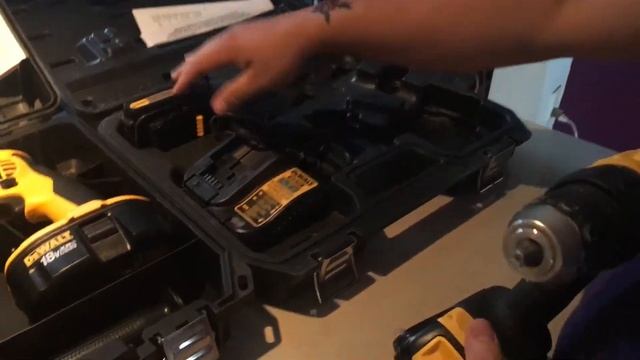 Taladro Inalambrico Dewalt 18V Vs. 20V DCD716D2