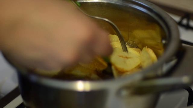 Картофельные чипсы, делаем дома. Home made potato chips. смотреть онлайн
