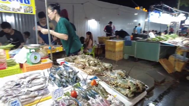 Многообразие морепродуктов на рынке в Дананге. смотреть онлайн