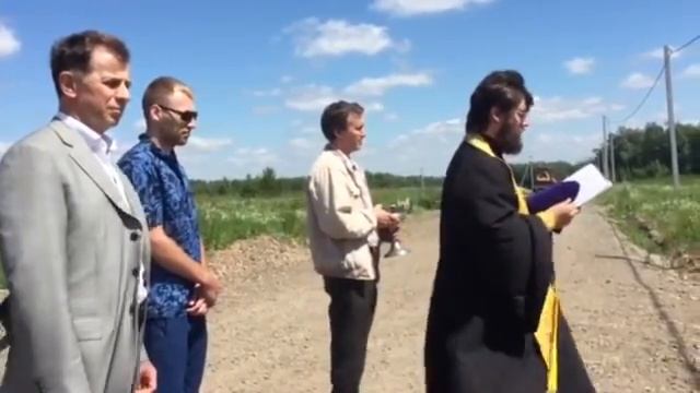 Освящение священником поселка Гринвич смотреть онлайн