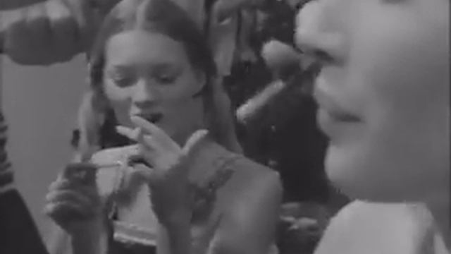 Kate Moss in make up смотреть онлайн