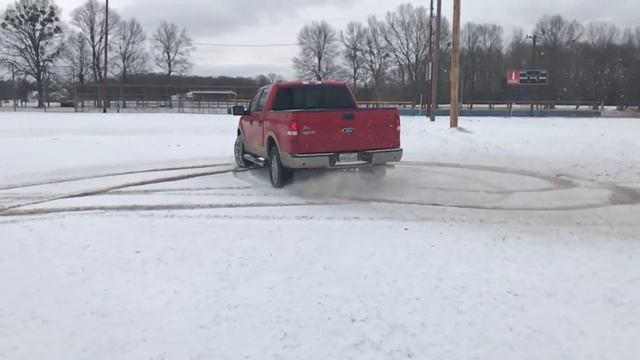 2008 Ford F-150 in the Snow (Slow-Mo) смотреть онлайн