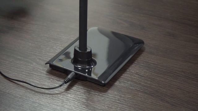 Светильник светодиодный настольный СН-28, 6 Вт, сенсор-диммер, 5000 К, 220 В, черный, TDM смотреть онлайн