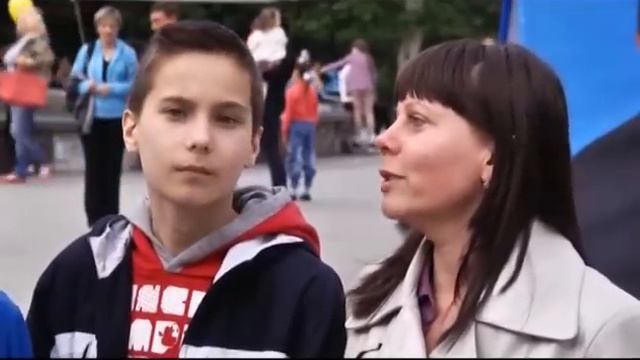 Флешмоб "Мир превыше всего" (Поселок Котовского ул.Заболотного у Фонтана) смотреть онлайн