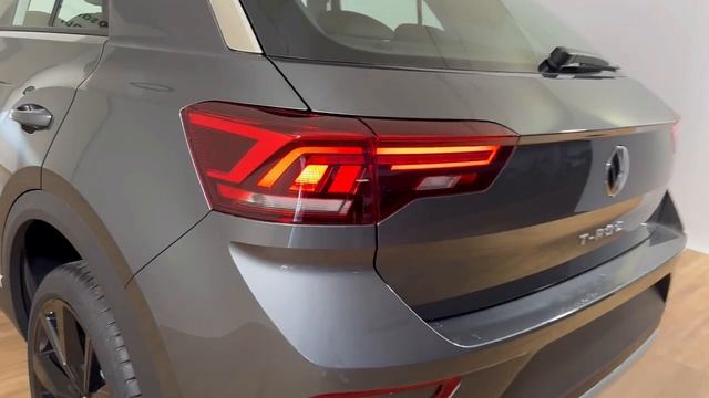Volkswagen Nuova T Roc 1 5 TSI Style Indium Grey 140281 смотреть онлайн